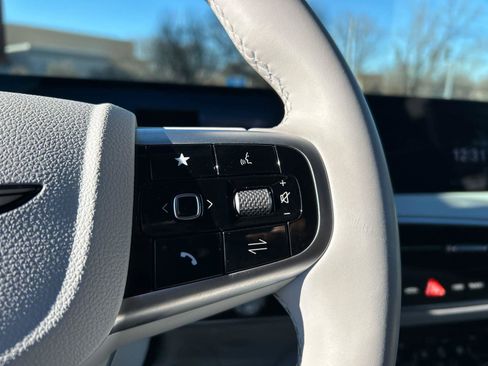 Used 2026 Genesis GV70 2.5T Advanced image 14