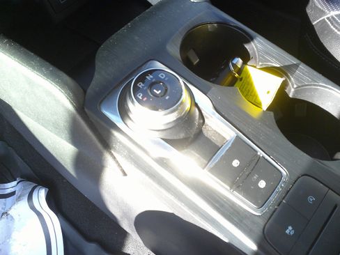 Used 2022 Ford Escape SEL image 16