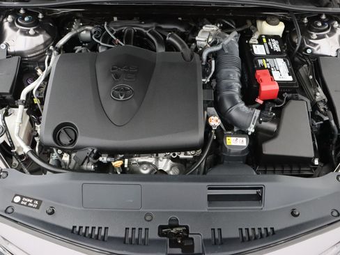 Used 2018 Toyota Camry XSE image 40