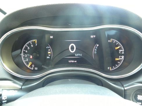 Used 2021 Jeep Grand Cherokee Limited image 11