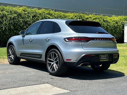 Used 2026 Porsche Macan AWD/4WD image 3