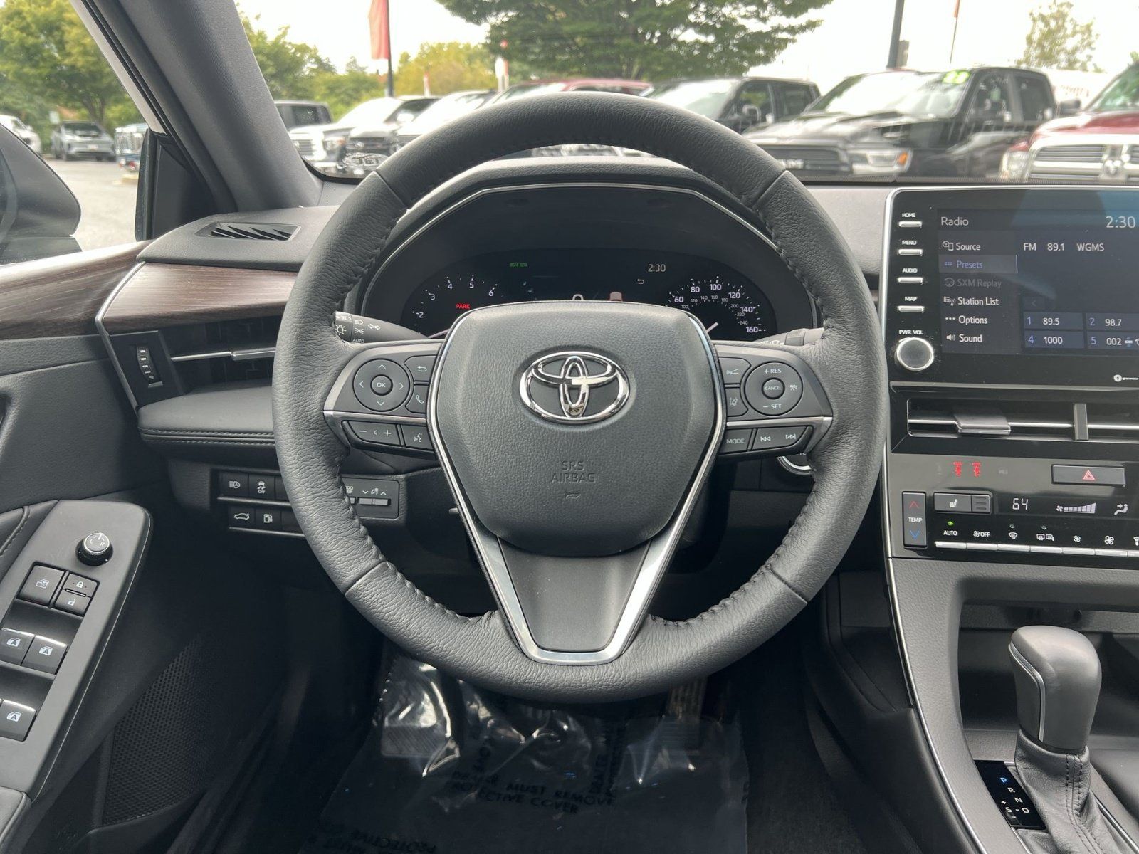 Used 2021 Toyota Avalon XLE w/ Moonroof Package FWD image 16