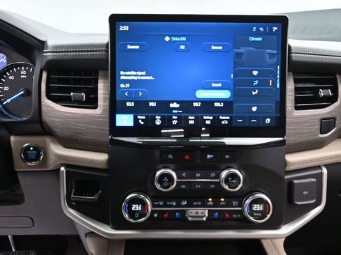 Used 2024 Ford Expedition Max Limited image 10