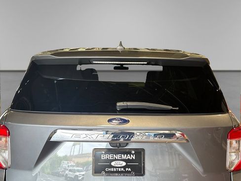 Certified 2022 Ford Explorer Limited RWD image 18
