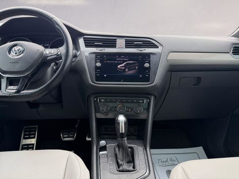 Used 2021 Volkswagen Tiguan SE image 11