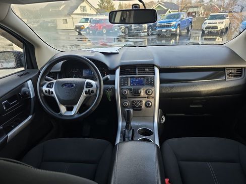 Used 2013 Ford Edge SE image 19