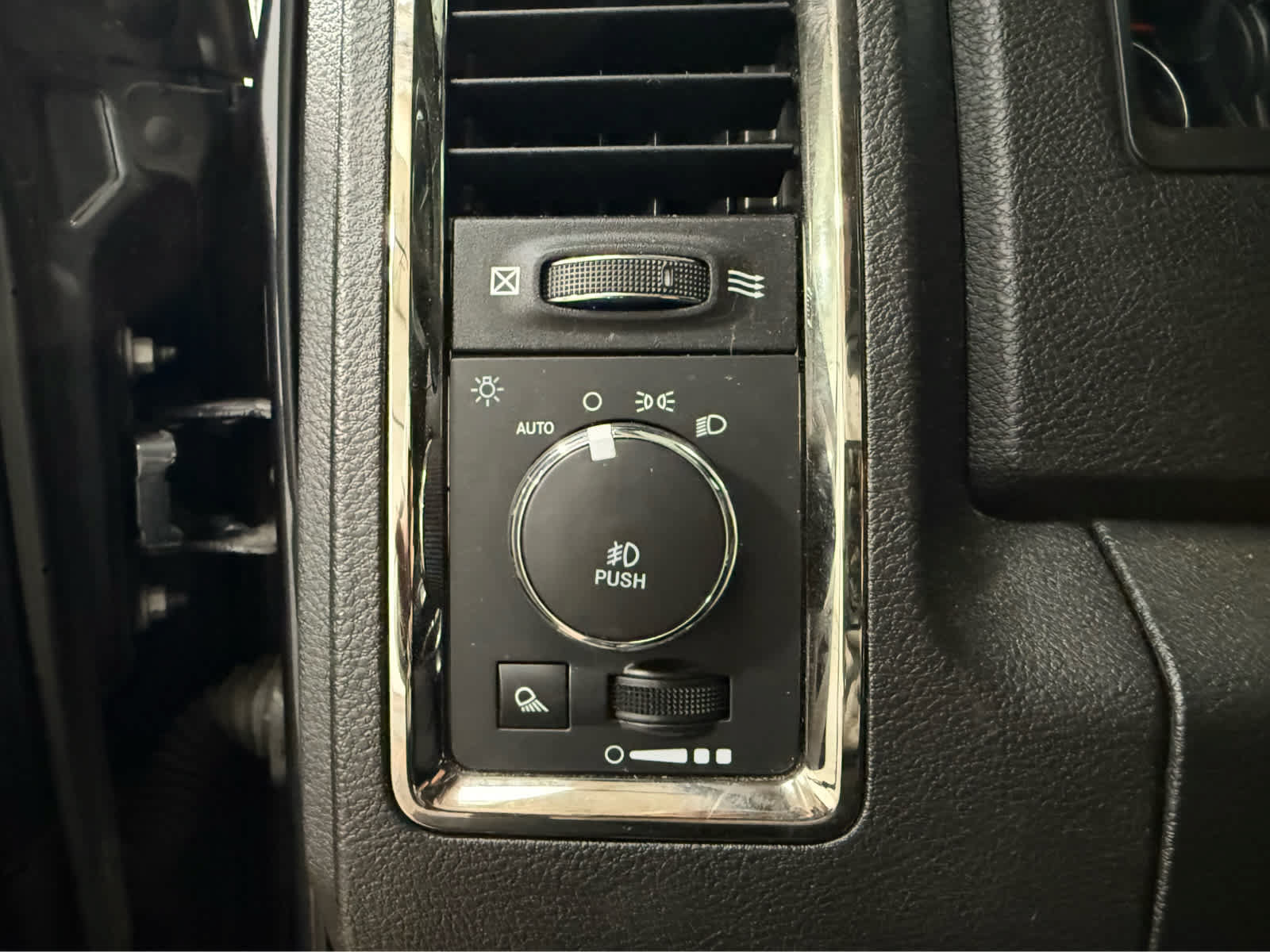 Used 2018 RAM 1500 Sport AWD/4WD image 26