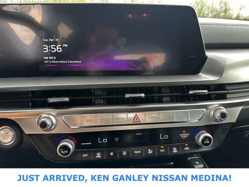 Used 2024 Kia Telluride S image 11