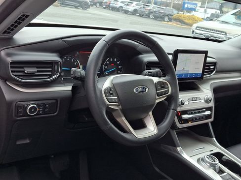 Certified 2023 Ford Explorer XLT w/ Equipment Group 202A image 17
