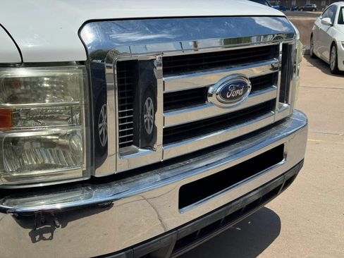 Used 2012 Ford E-350 and Econoline 350 XLT RWD image 42