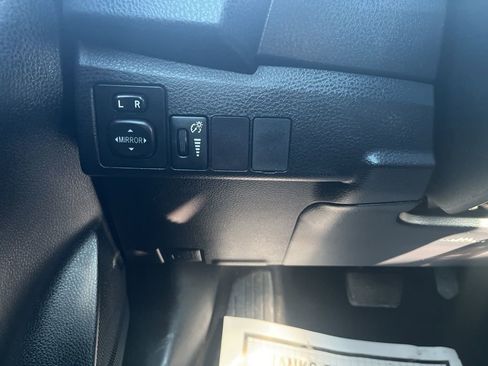 Used 2015 Toyota Corolla S image 57