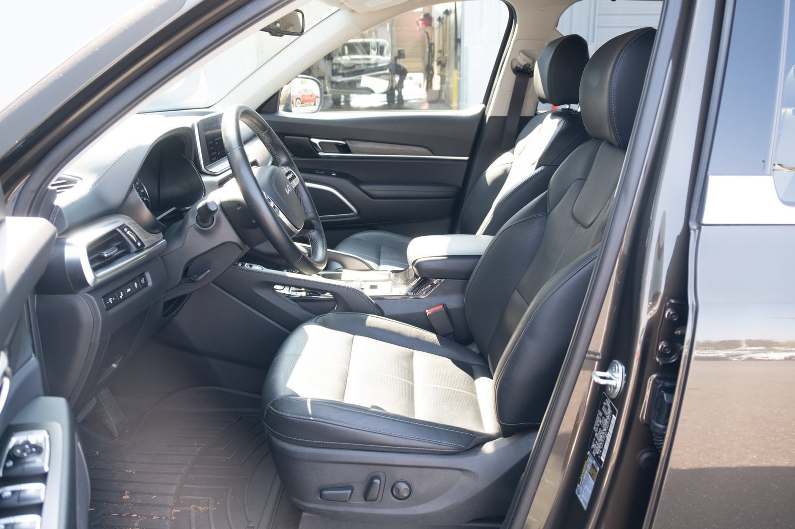 Used 2022 Kia Telluride EX w/ Towing Package AWD/4WD image 11