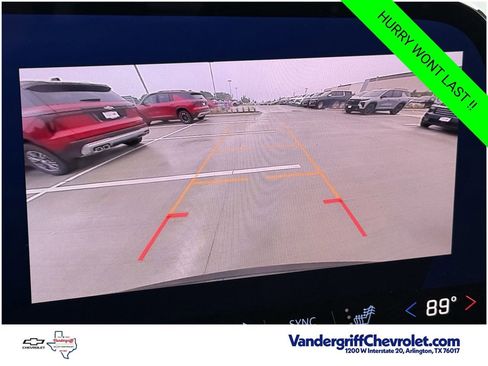 Certified 2025 Chevrolet Traverse LT FWD image 16