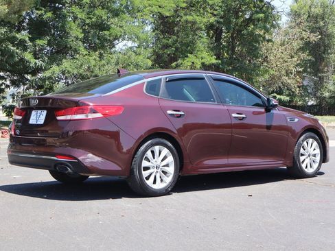 Used 2017 Kia Optima LX w/ Option Group 014 FWD image 5