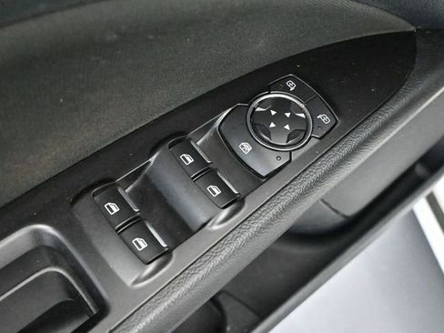 Used 2017 Ford Fusion SE image 19