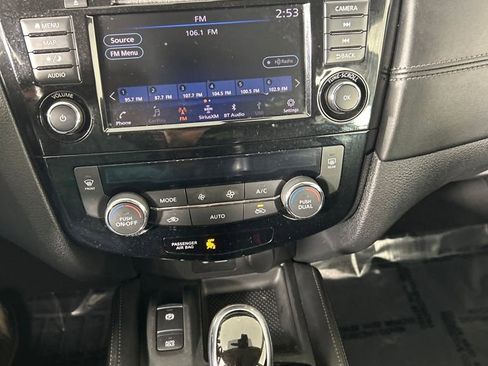Used 2019 Nissan Rogue SL image 15