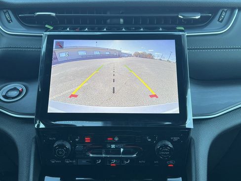 New 2025 Jeep Grand Cherokee L Limited image 4