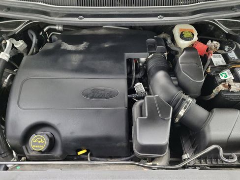 Used 2017 Ford Explorer XLT w/ Equipment Group 202A image 30