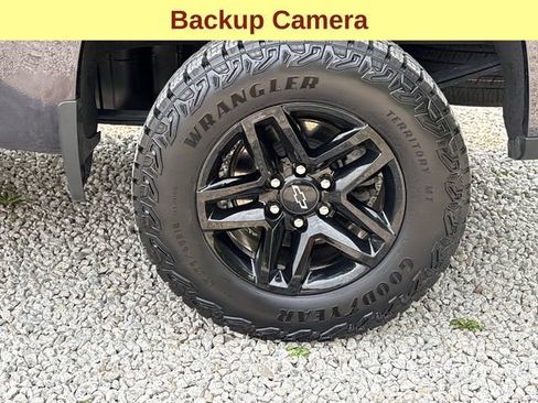 Used 2024 Chevrolet Silverado 1500 Custom Trail Boss w/ LPO, Dark Essentials Package AWD/4WD image 9