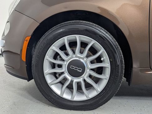 Used 2013 FIAT 500 Lounge w/ Luxury Leather Pkg FWD image 9