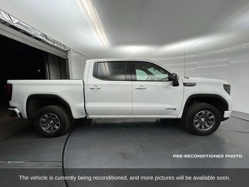 Used 2025 GMC Sierra 1500 AT4 image 7