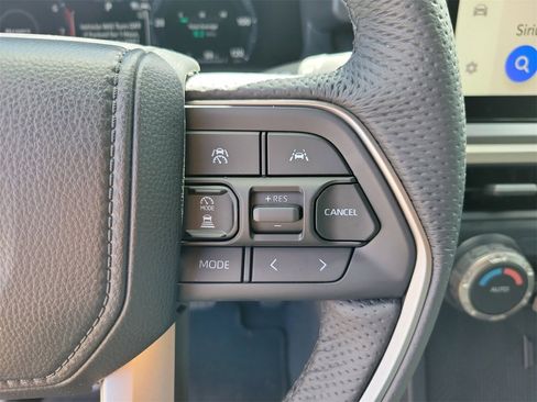 Used 2025 Toyota Tacoma TRD Off-Road image 21