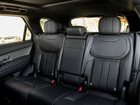 New 2025 Land Rover Range Rover Sport Dynamic SE AWD/4WD image 21