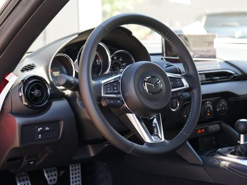 New 2026 MAZDA MX-5 Miata Club w/ Interior Package RWD image 15
