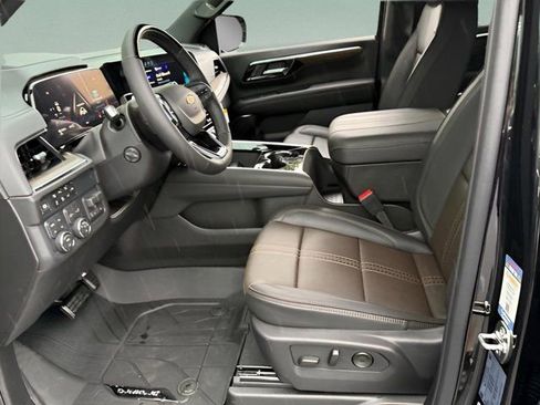 New 2026 Chevrolet Suburban High Country AWD/4WD image 25