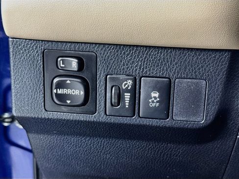 Used 2014 Toyota RAV4 XLE FWD image 20