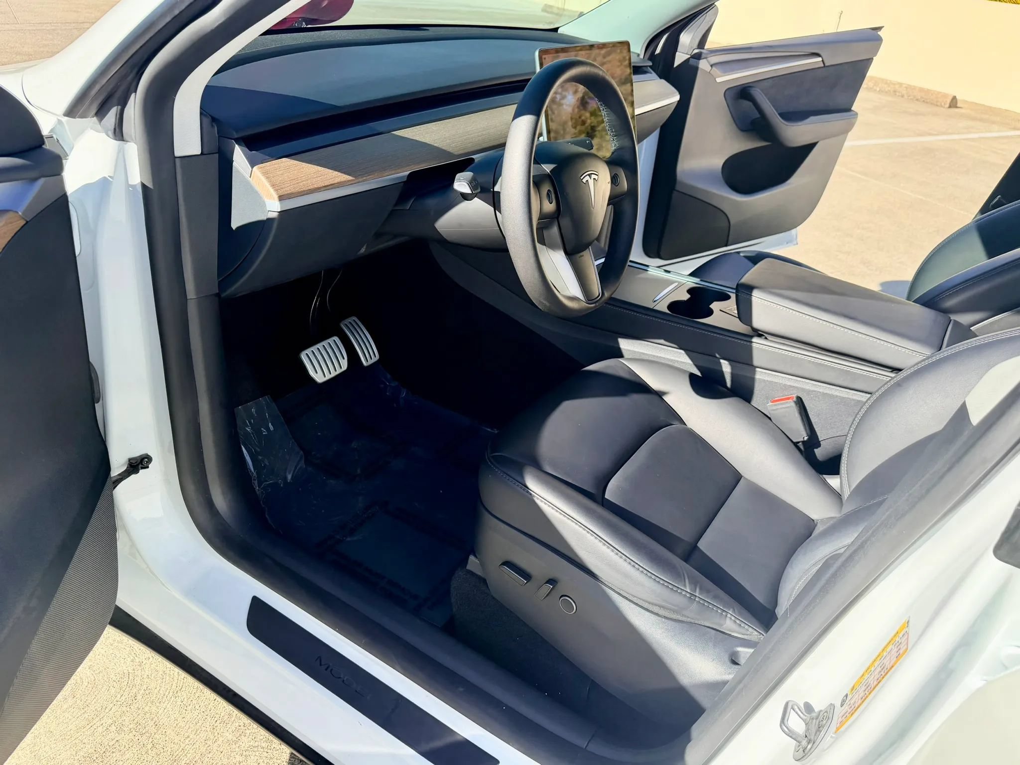 Used 2024 Tesla Model Y Performance AWD/4WD image 29