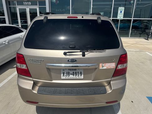 Used 2008 Kia Sorento 4WD image 5