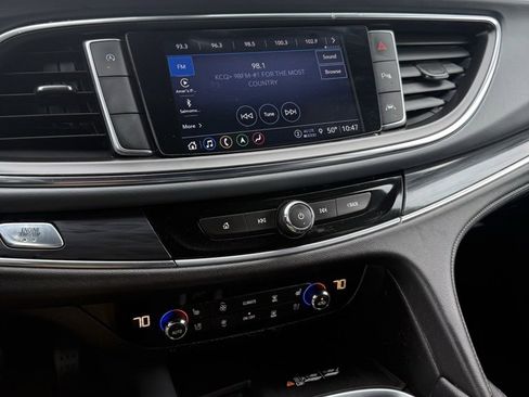 Used 2022 Buick Enclave Premium image 9