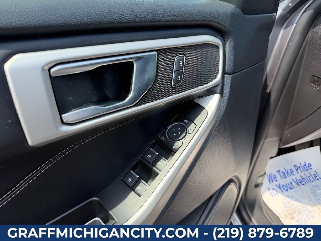 Used 2022 Ford Explorer XLT w/ Equipment Group 202A AWD/4WD image 10