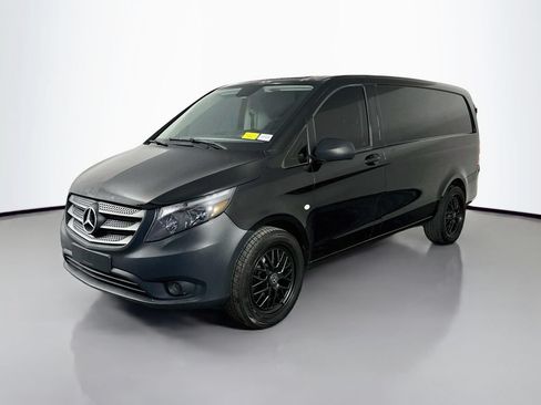 Used 2016 Mercedes-Benz Metris image 3