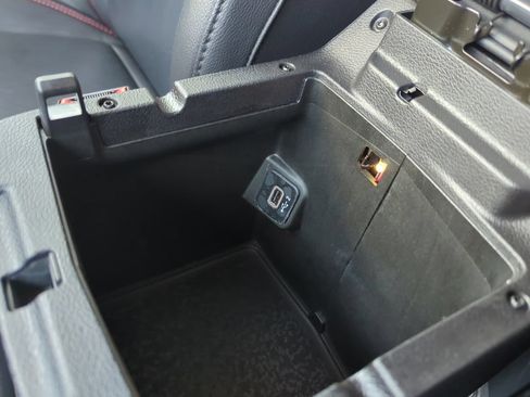 Used 2019 Jeep Wrangler Unlimited Rubicon AWD/4WD image 29