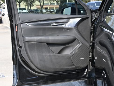 Used 2025 Cadillac XT6 Sport w/ LPO, Floor Liner Package image 18