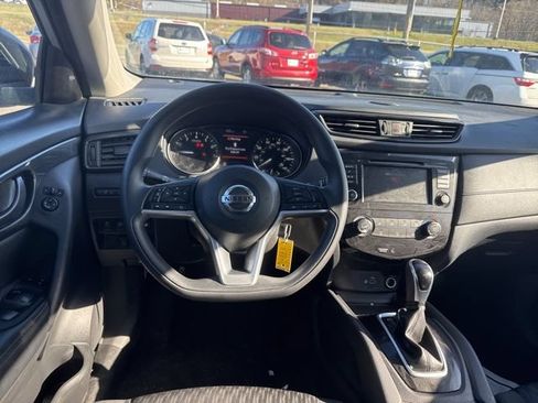 Used 2019 Nissan Rogue S AWD/4WD image 13