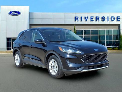 Used 2020 Ford Escape SE FWD image 1