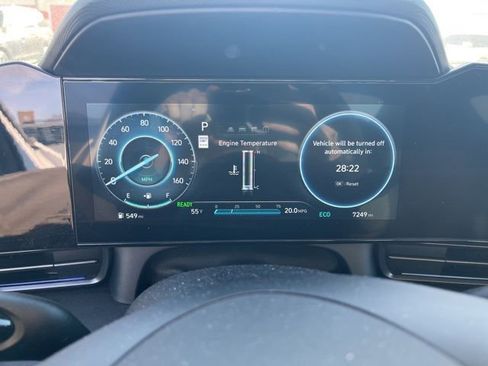 Used 2025 Hyundai Elantra SEL FWD image 22