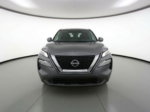 Used 2023 Nissan Rogue SV image 2