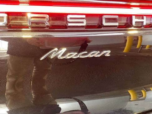 Used 2025 Porsche Macan image 35