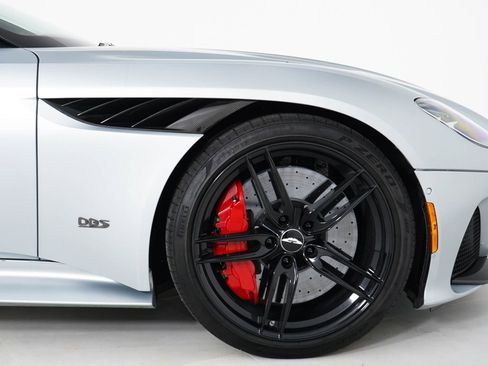 Used 2020 Aston Martin DBS Superleggera Volante RWD image 17