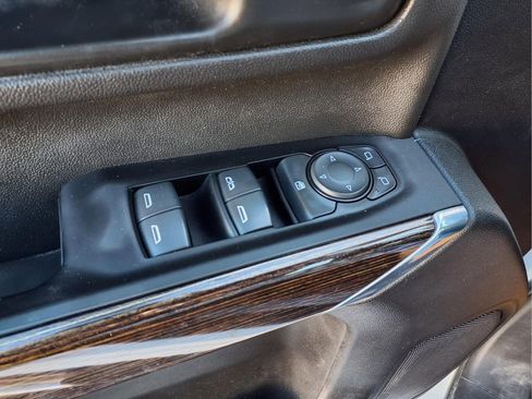 Used 2022 GMC Sierra 2500 SLE w/ SLE Value Package; image 19