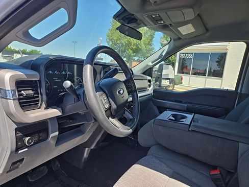 Used 2024 Ford F250 XLT AWD/4WD image 11