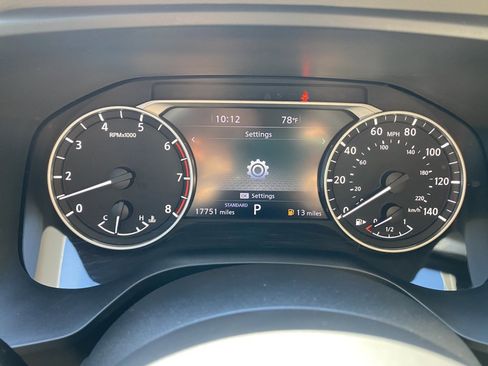 Used 2023 Nissan Rogue SL w/ SL Premium Package image 32