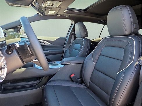 New 2026 Chevrolet Equinox EV LT image 12