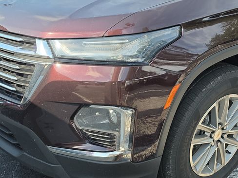 Used 2022 Chevrolet Traverse LT FWD image 9