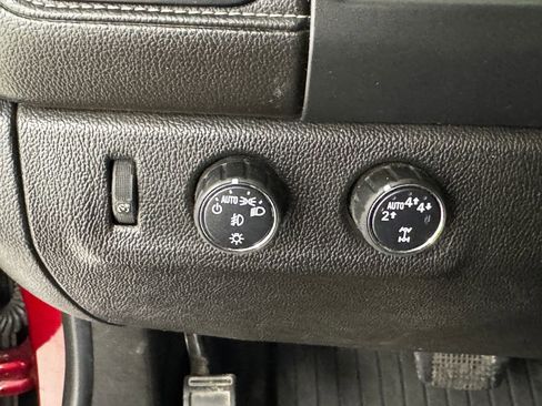 Used 2019 GMC Canyon Denali image 23