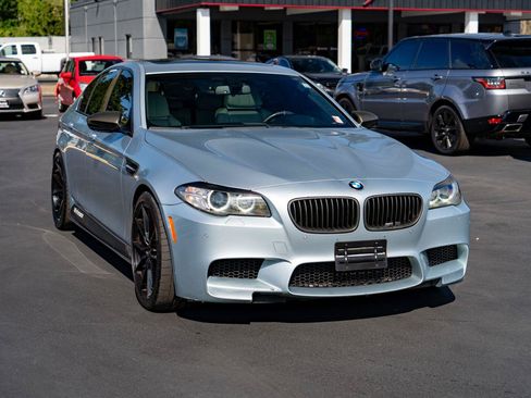 Used 2014 BMW M5 RWD image 2
